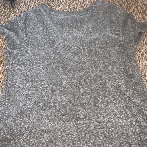 Women’s light grey v-neck - Picture 3 of 4